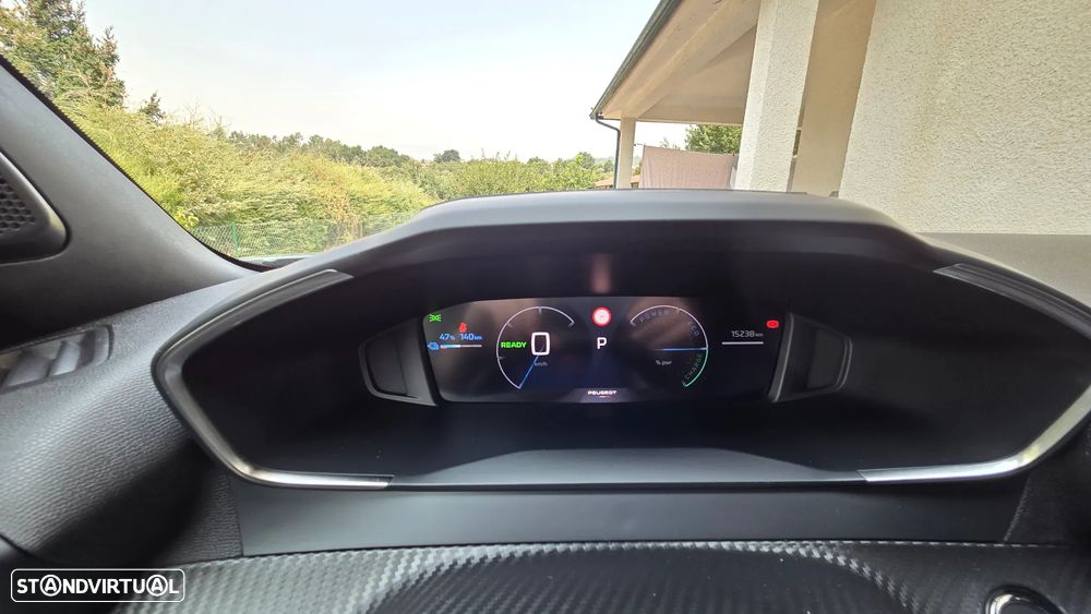 Peugeot e-2008 54 kWh Allure - 14