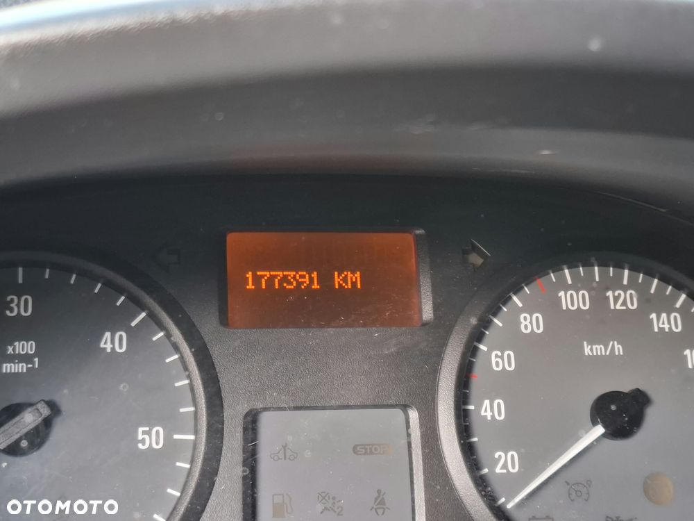 Renault Trafic - 12