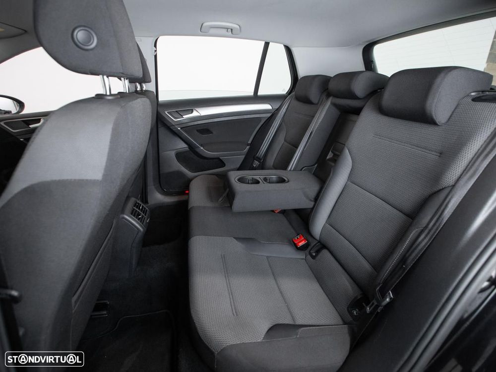 VW Golf - 9
