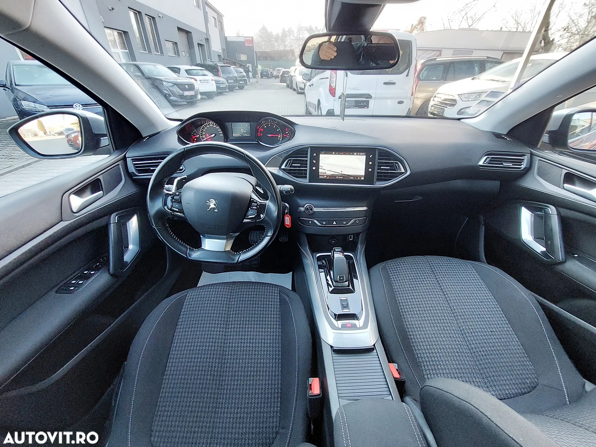 Peugeot 308 1.2 L PureTech Turbo S&S Active Aut. - 6