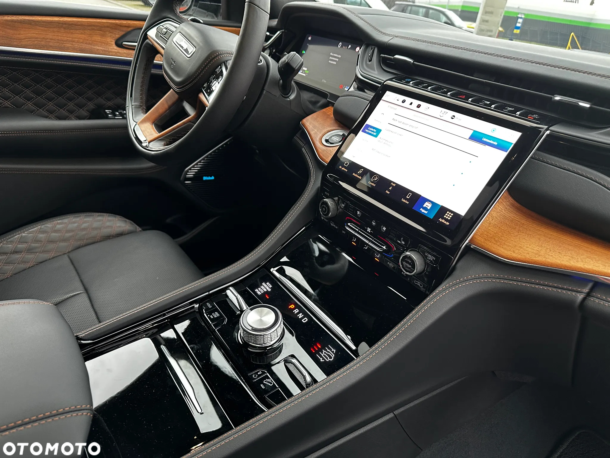 Jeep Grand Cherokee - 14