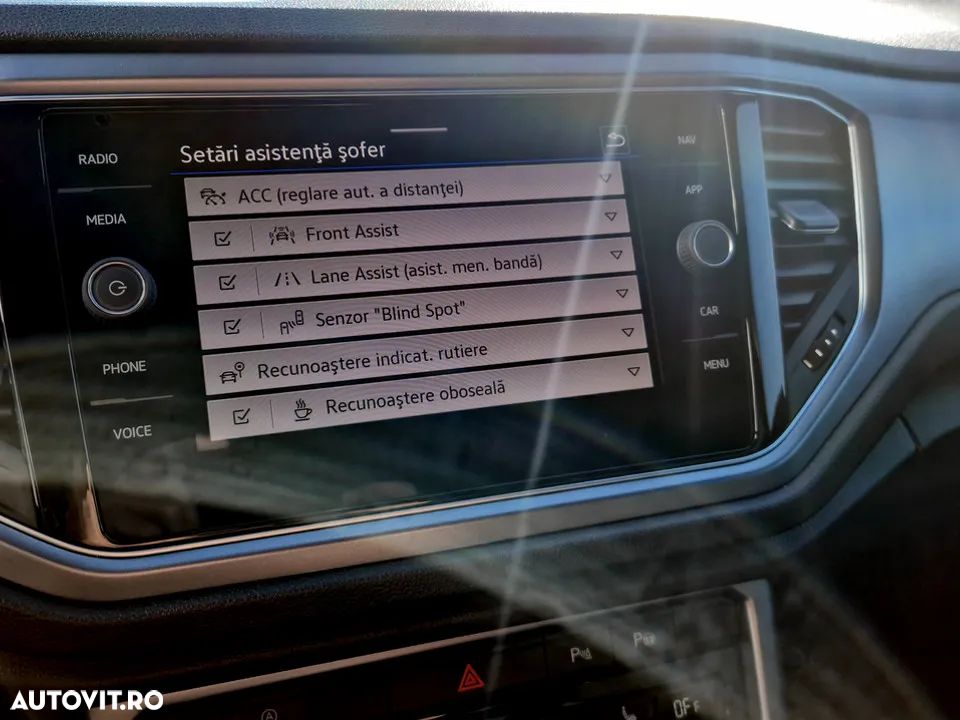 Volkswagen T-ROC - 22