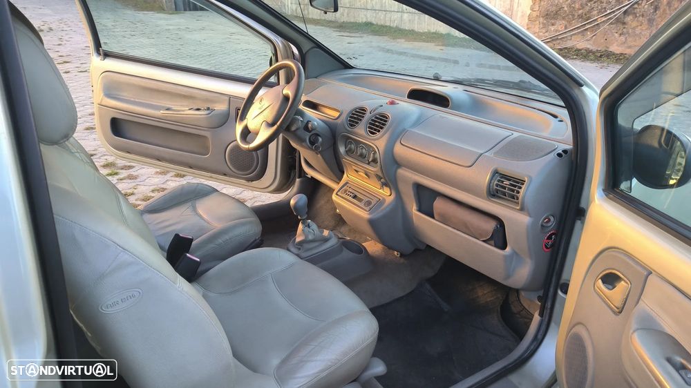 Renault Twingo 1.2 16V Initiale - 9