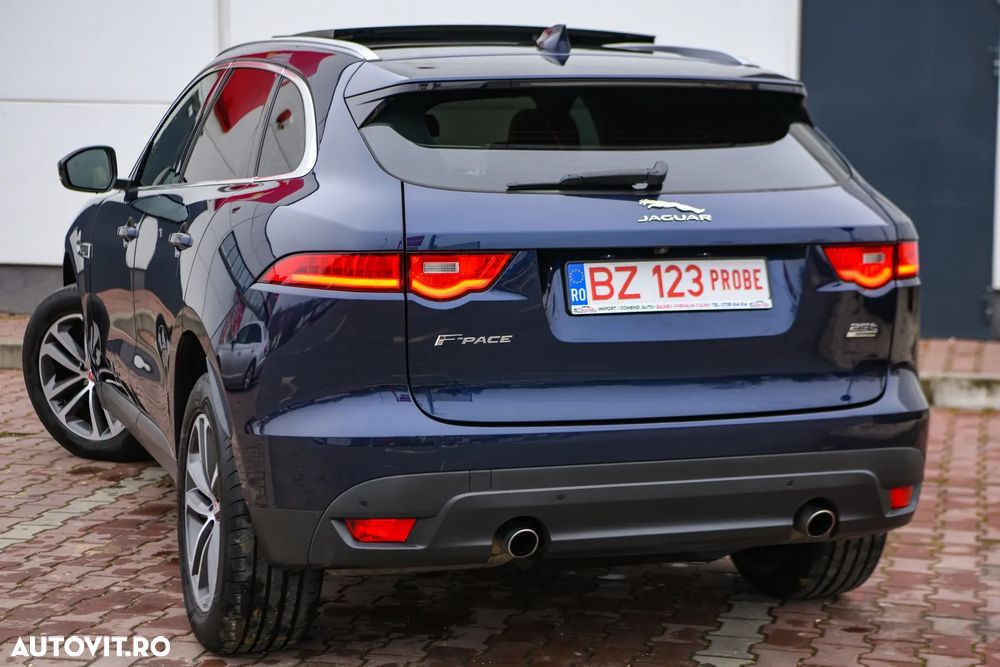 Jaguar F-Pace 25t AWD Portfolio - 4
