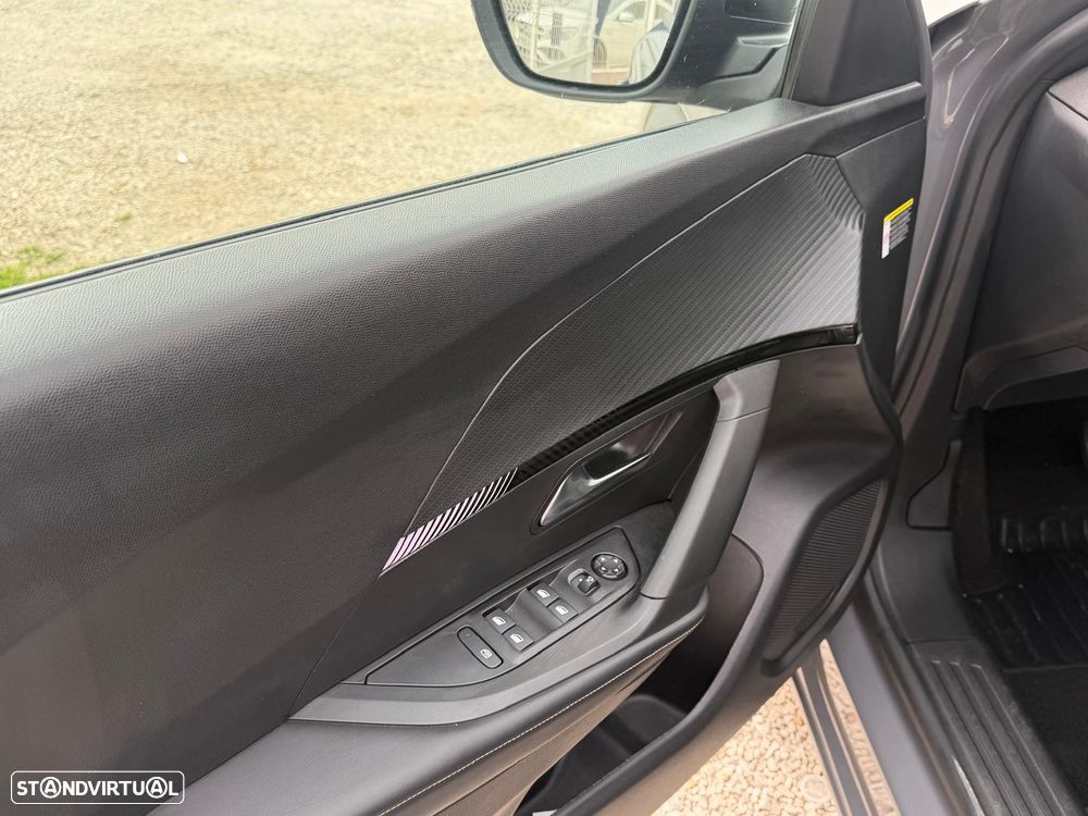 Peugeot 2008 Hybrid 145 e-DSC Allure - 14