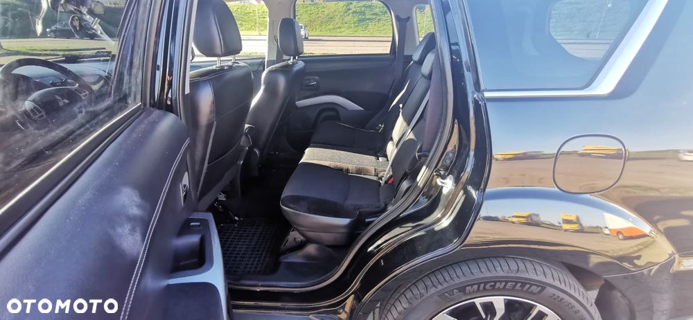 Mitsubishi Outlander 2.4 Intense CVT - 9