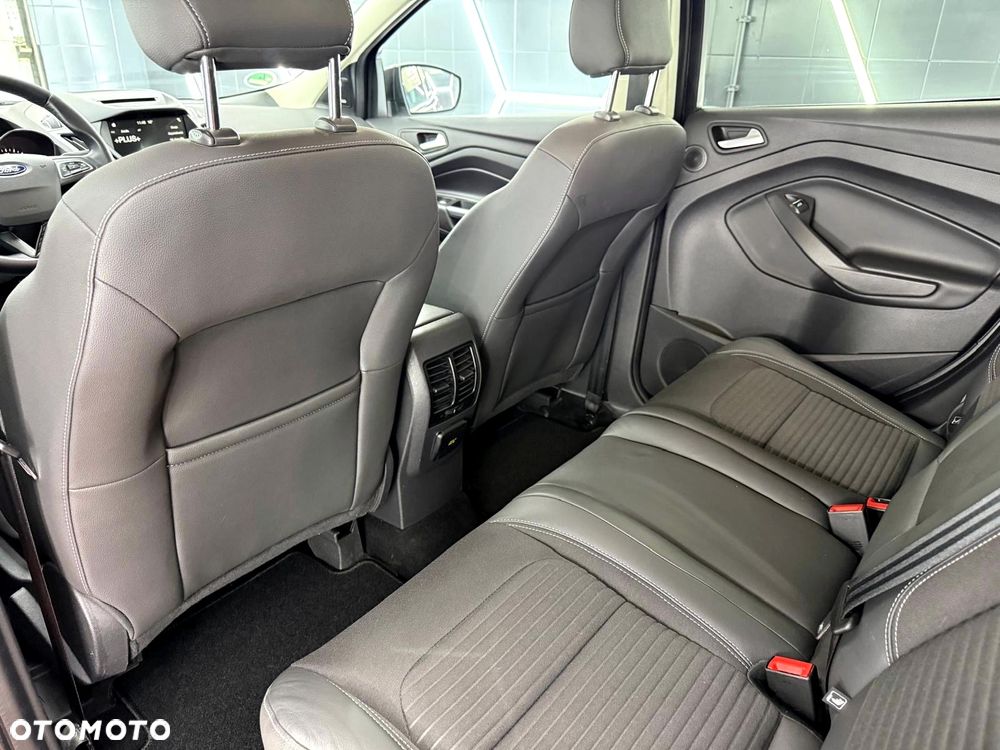 Ford Kuga 1.5 EcoBoost 2x4 Titanium - 26