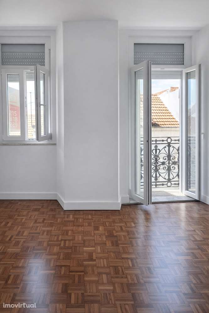 Imóvel com Vista Desafogada para Lisboa e Cristo Rei – Alcântara - Grande imagem: 2/13