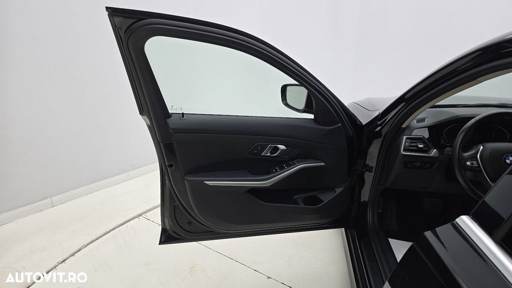 BMW Seria 3 320d xDrive AT - 10