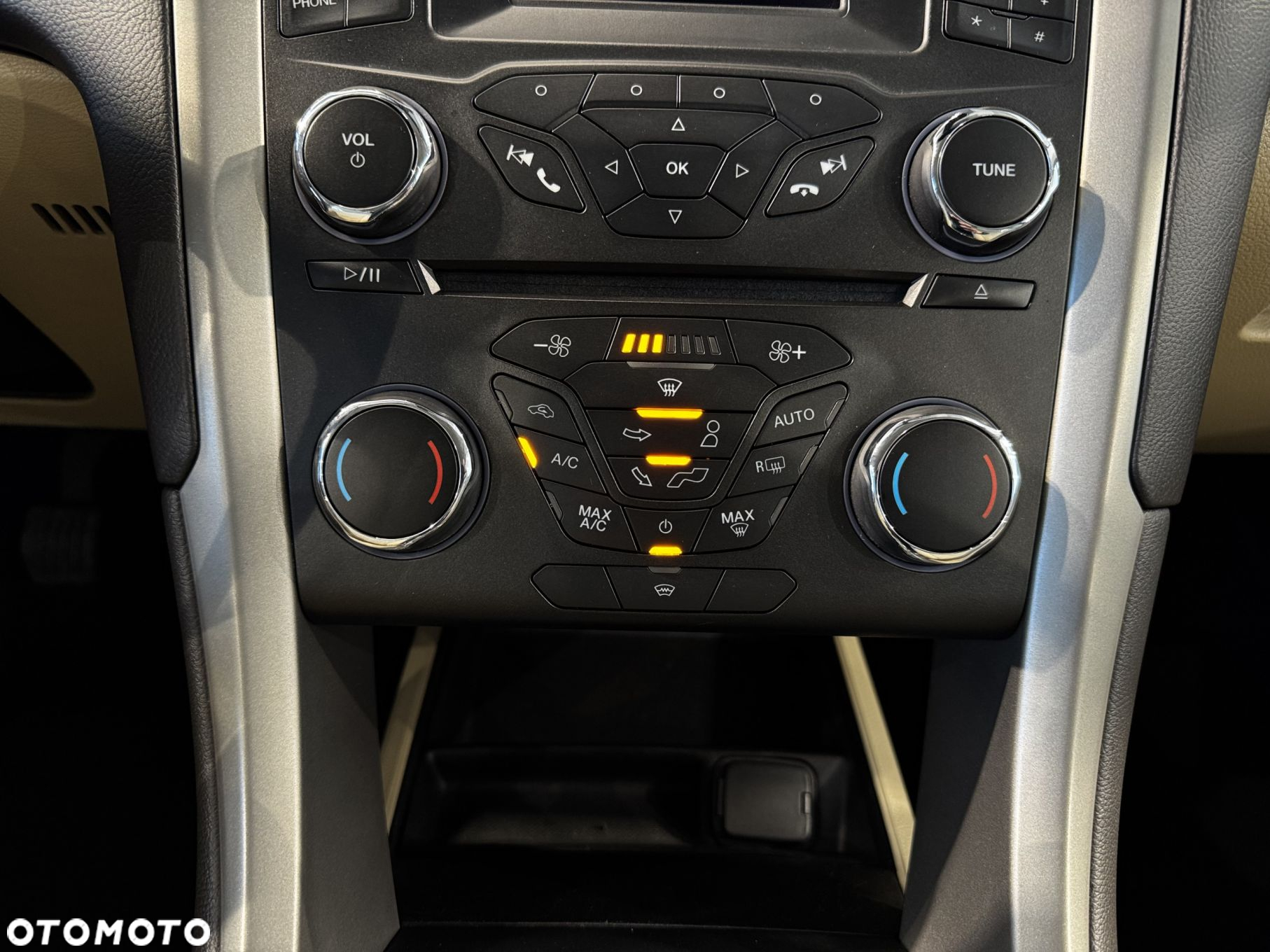 Ford Mondeo - 22
