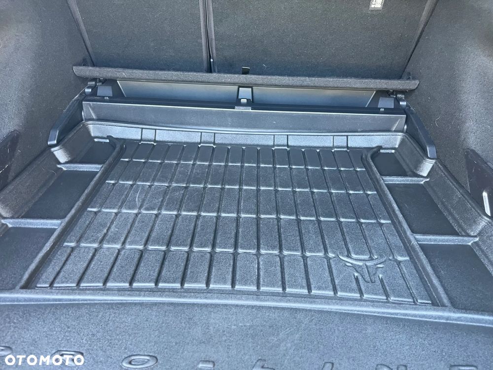 Toyota Corolla 1.8 Hybrid GPF Comfort - 36