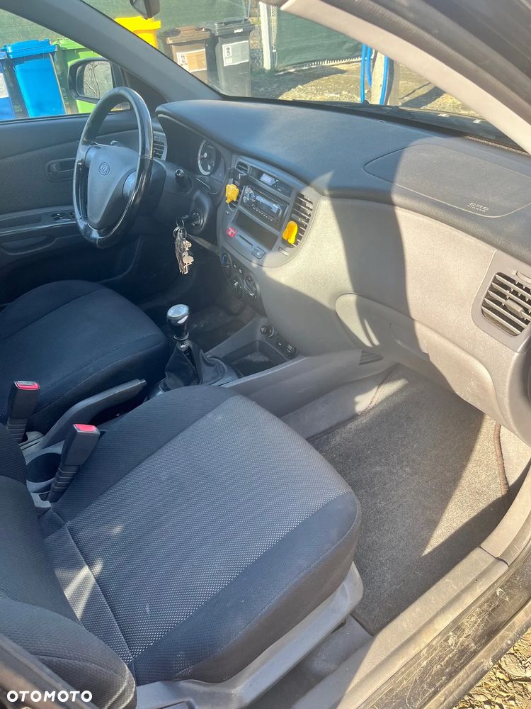 Kia Rio 1.4 Comfort - 15