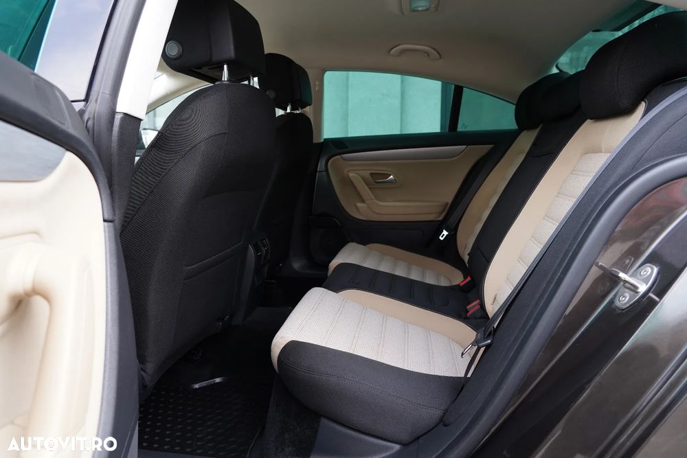 Volkswagen Passat CC 2.0 TDI BlueMotion Technology Exclusive - 8