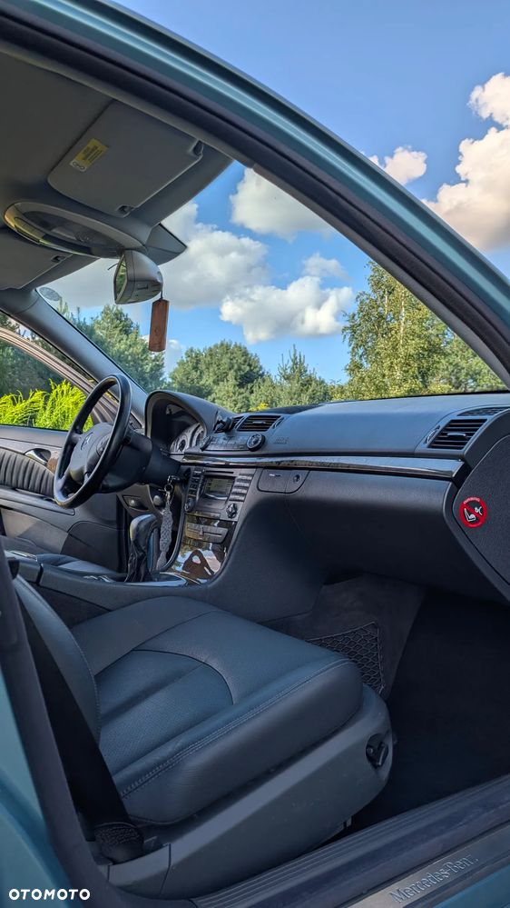 Mercedes-Benz Klasa E 240 T Avantgarde - 10