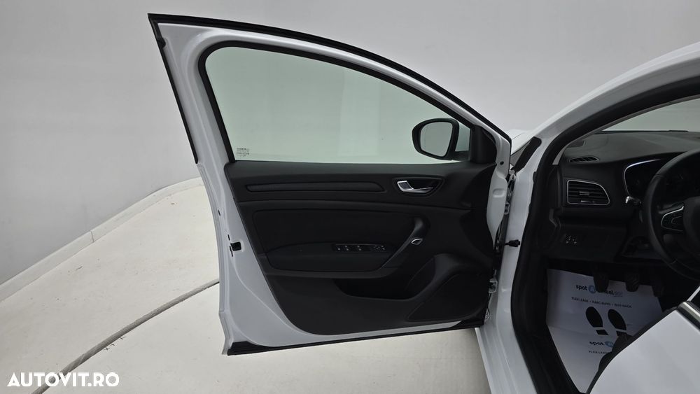 Renault Megane Blue dCi 116 Zen - 10