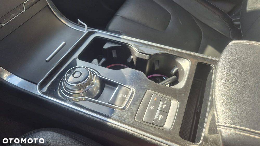 Ford Edge 2.0 EcoBlue Bi-Turbo 4x4 Titanium - 11