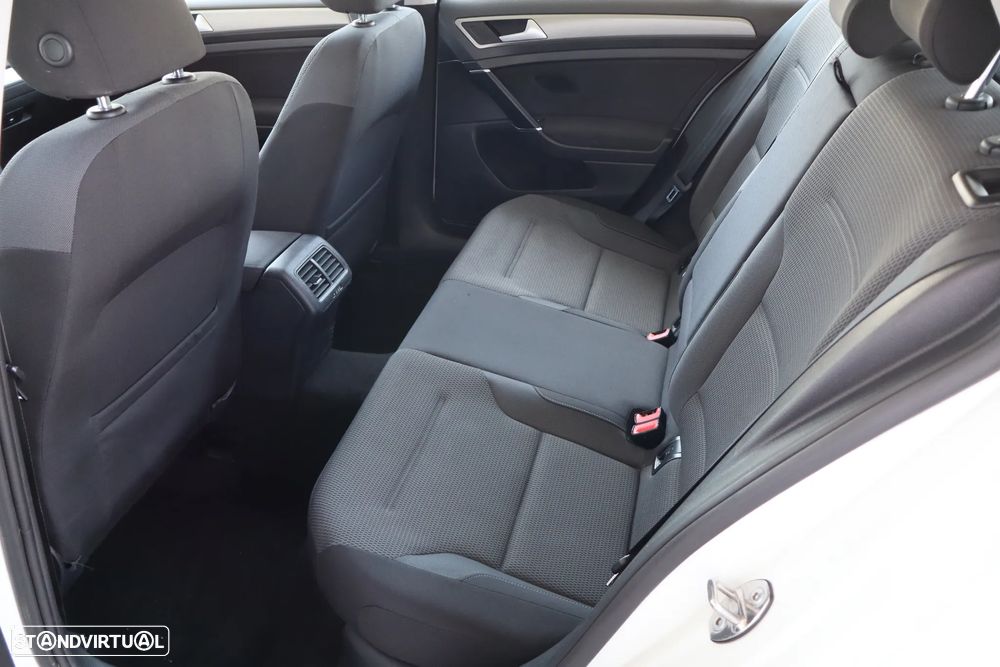 VW Golf 1.6 TDI BlueMotion Comfortline - 9