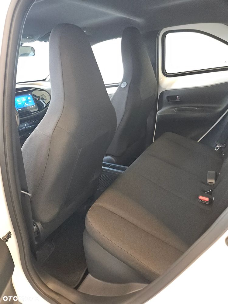 Toyota Aygo X Hybrid 1.5 Comfort e-CVT - 14