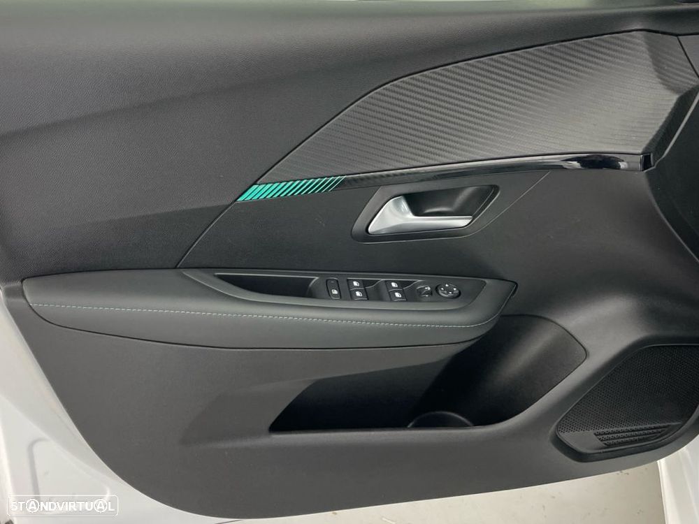 Peugeot 208 1.2 PureTech Allure - 17