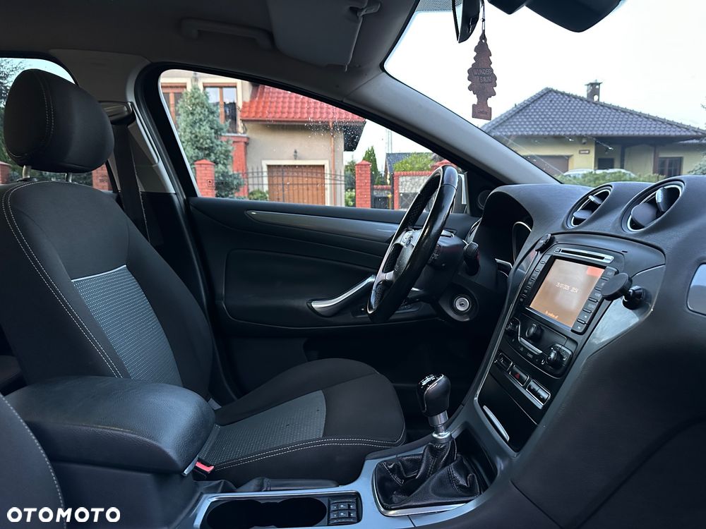 Ford Mondeo 2.0 TDCi Titanium - 16
