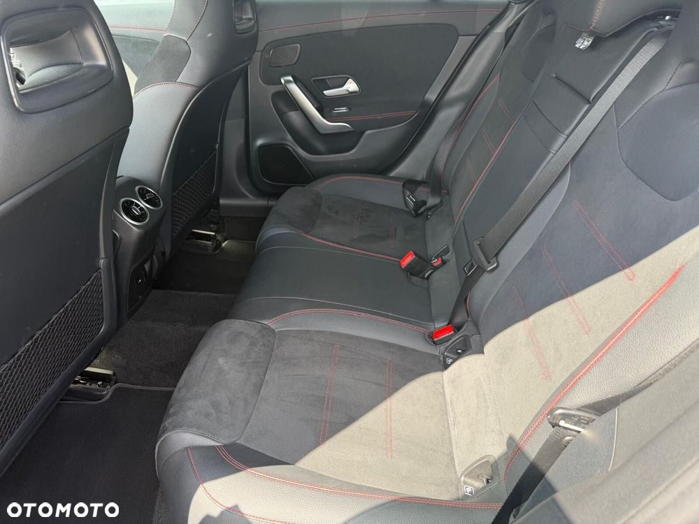 Mercedes-Benz CLA 200 mHEV AMG Line 7G-DCT - 13