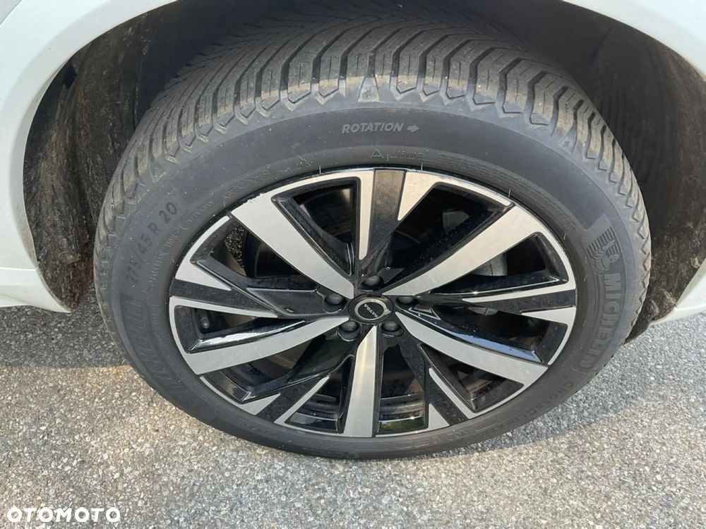 Volvo XC 90 - 9