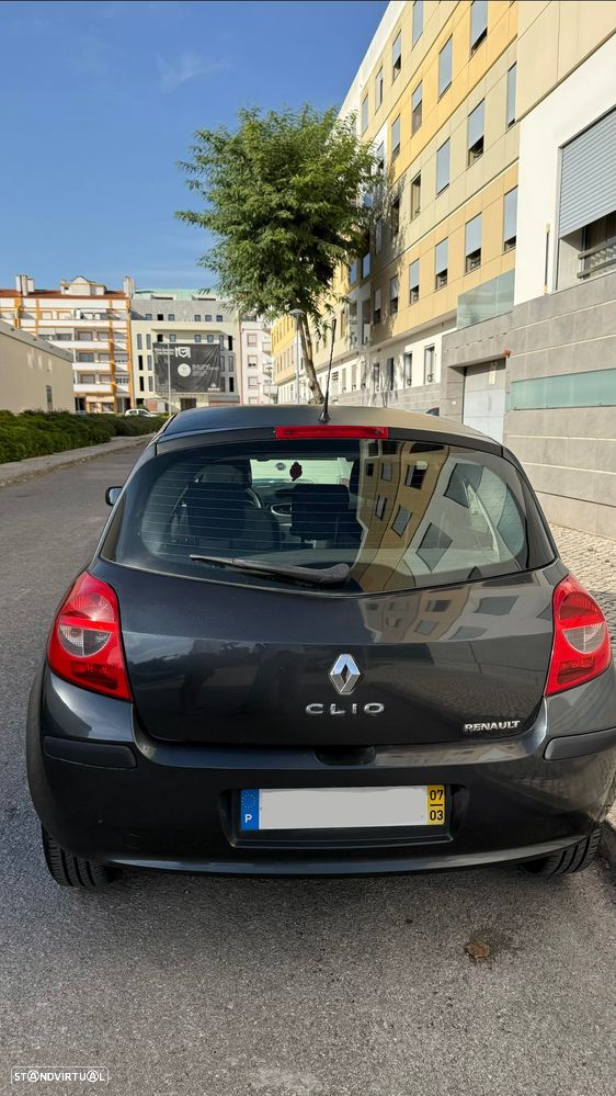Renault Clio 1.2 16V 75 Expression - 5