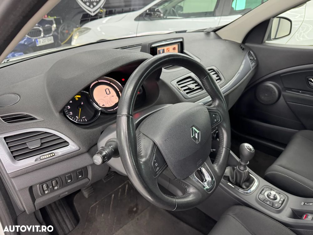 Renault Megane ENERGY dCi 110 Start & Stop LIMITED - 19