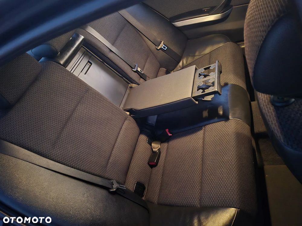 BMW Seria 3 318i Edition Exclusive - 3