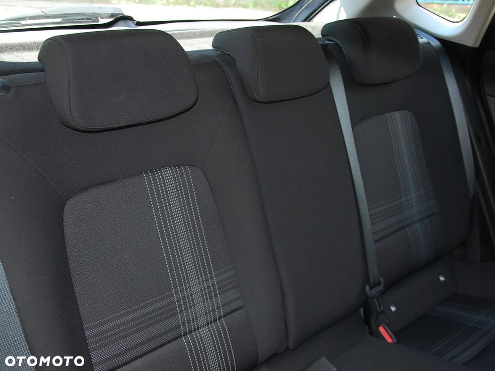 Hyundai i20 1.2 Pure - 11
