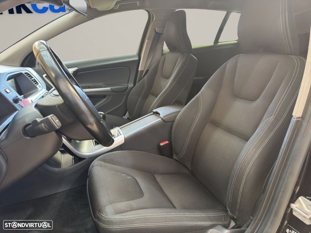 Volvo V60 1.6 D2 Momentum Eco - 10