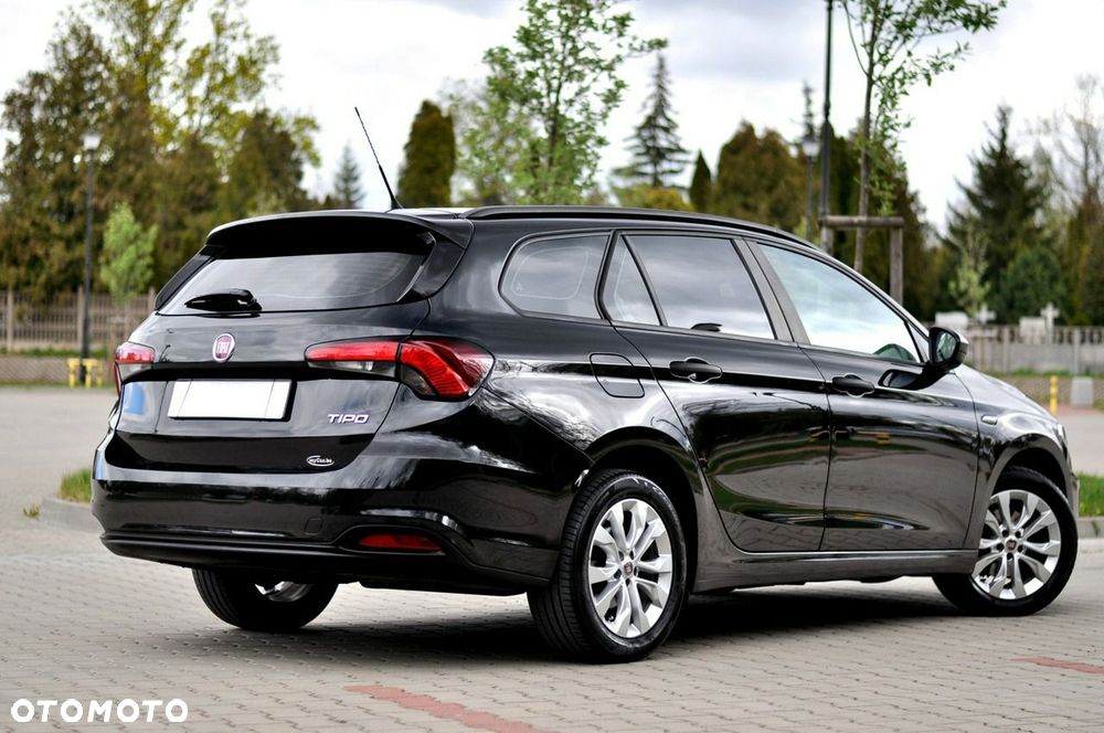 Fiat Tipo 1.4 16v Lounge EU6d - 26