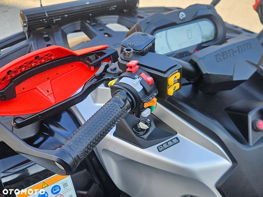 Can-Am Outlander - 21