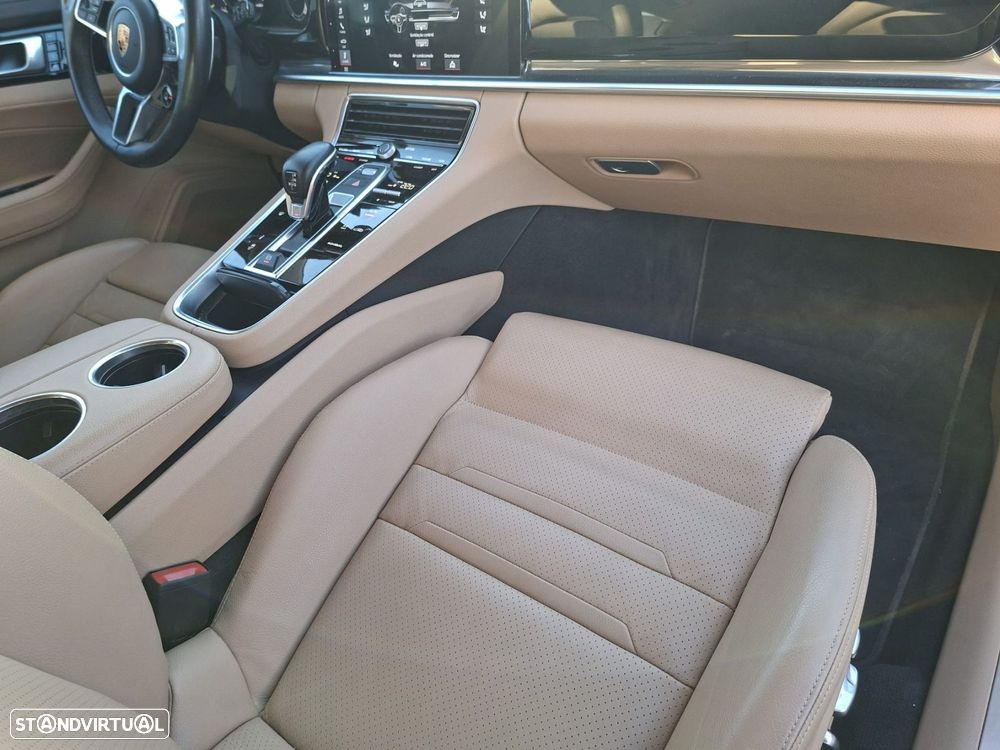 Porsche Panamera Sport Turismo - 12