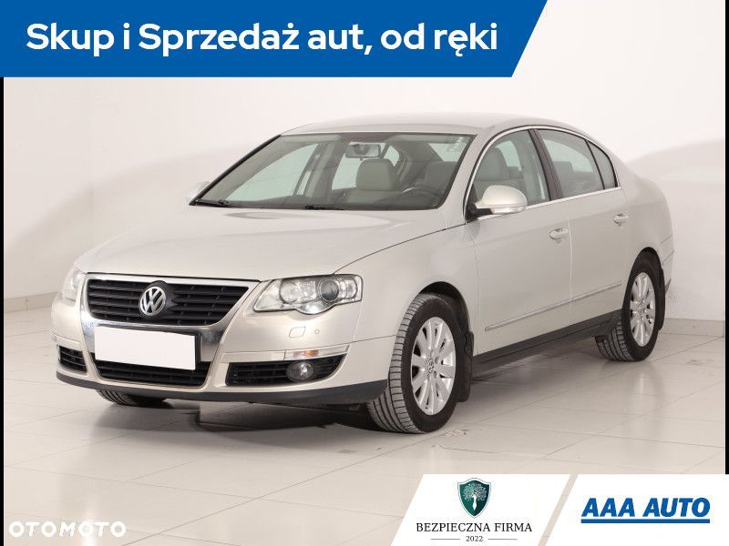 Volkswagen Passat - 2