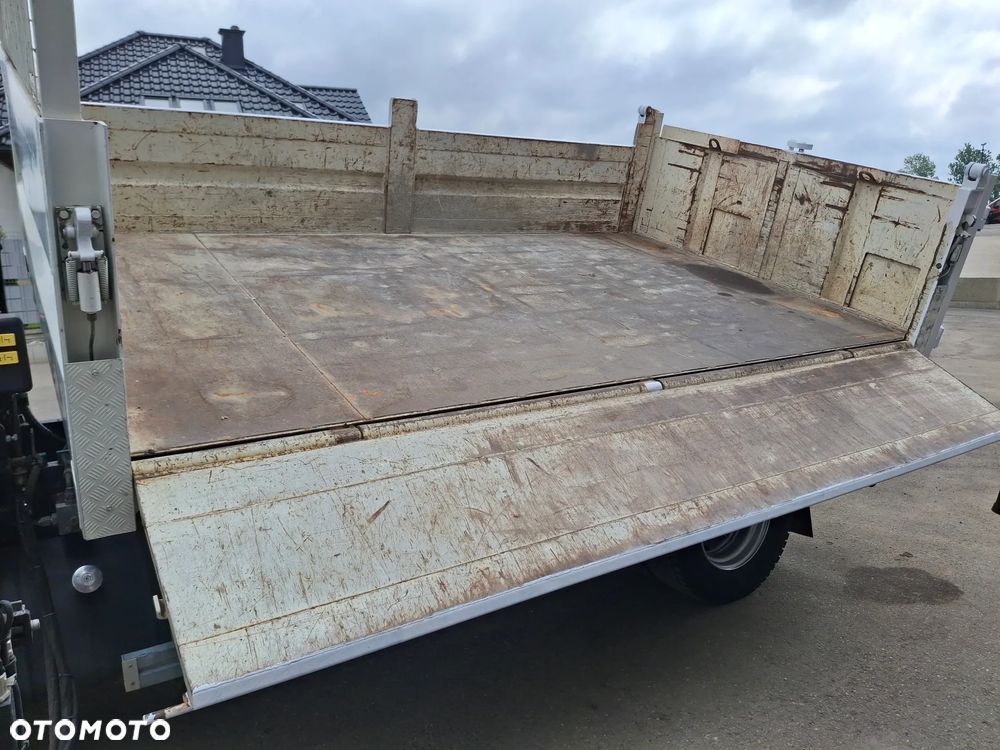 DAF LF 45.180 Wywrotka 3 Stronna + Hydroburta HDS HIAB Żuraw Dźwig Sterowanie Radiowe Łyżka Chwytak Obrotowy Dzielone Burty Hak Klimatyzacja Niski Przebieg Blokada Mostu Oświetlenie Ostrzegawcze - 32