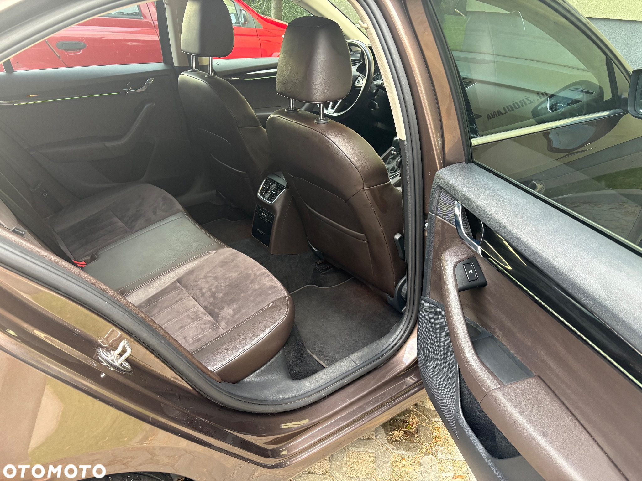 Skoda Octavia 2.0 TSI L&K DSG - 12