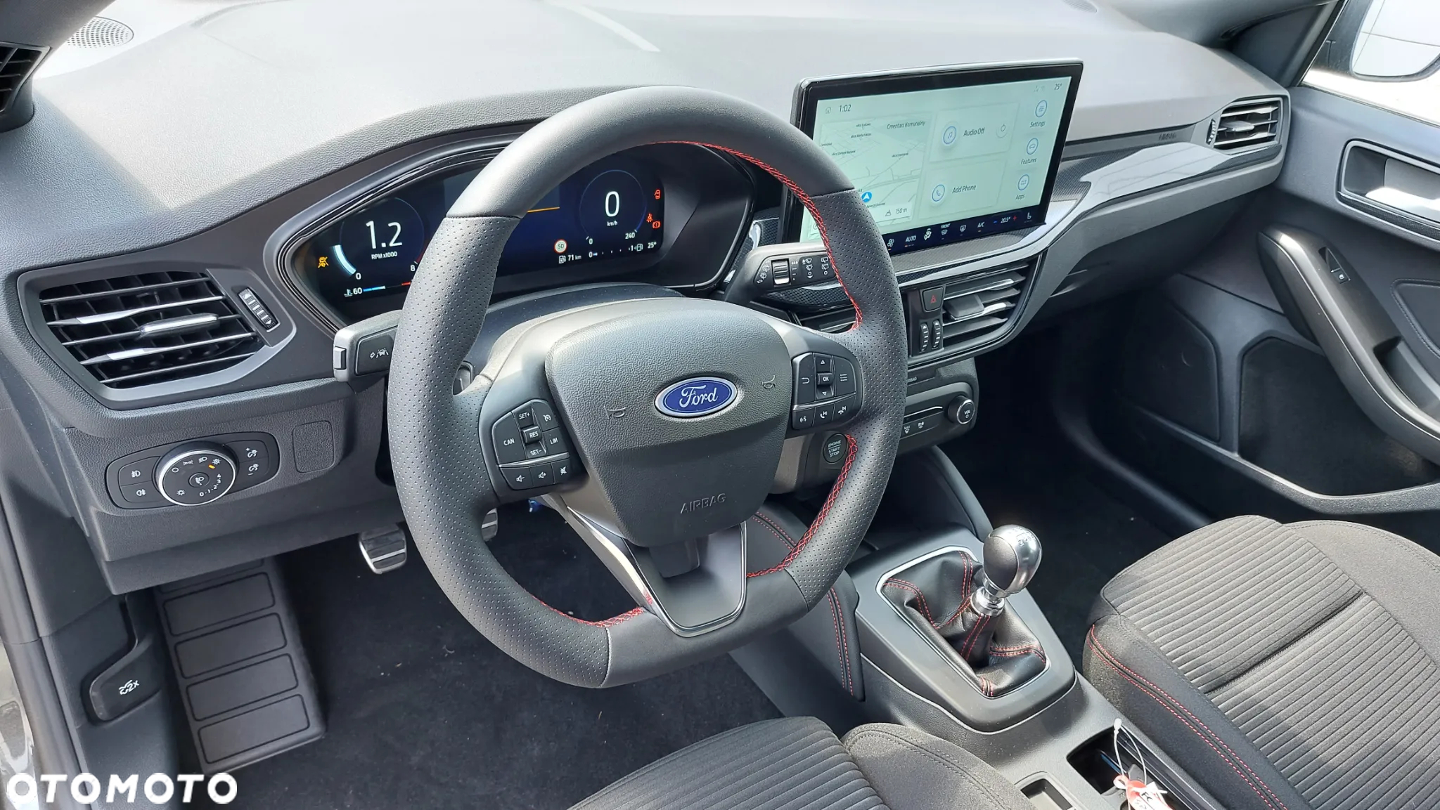Ford Focus 1.0 EcoBoost mHEV ST-Line X - 28