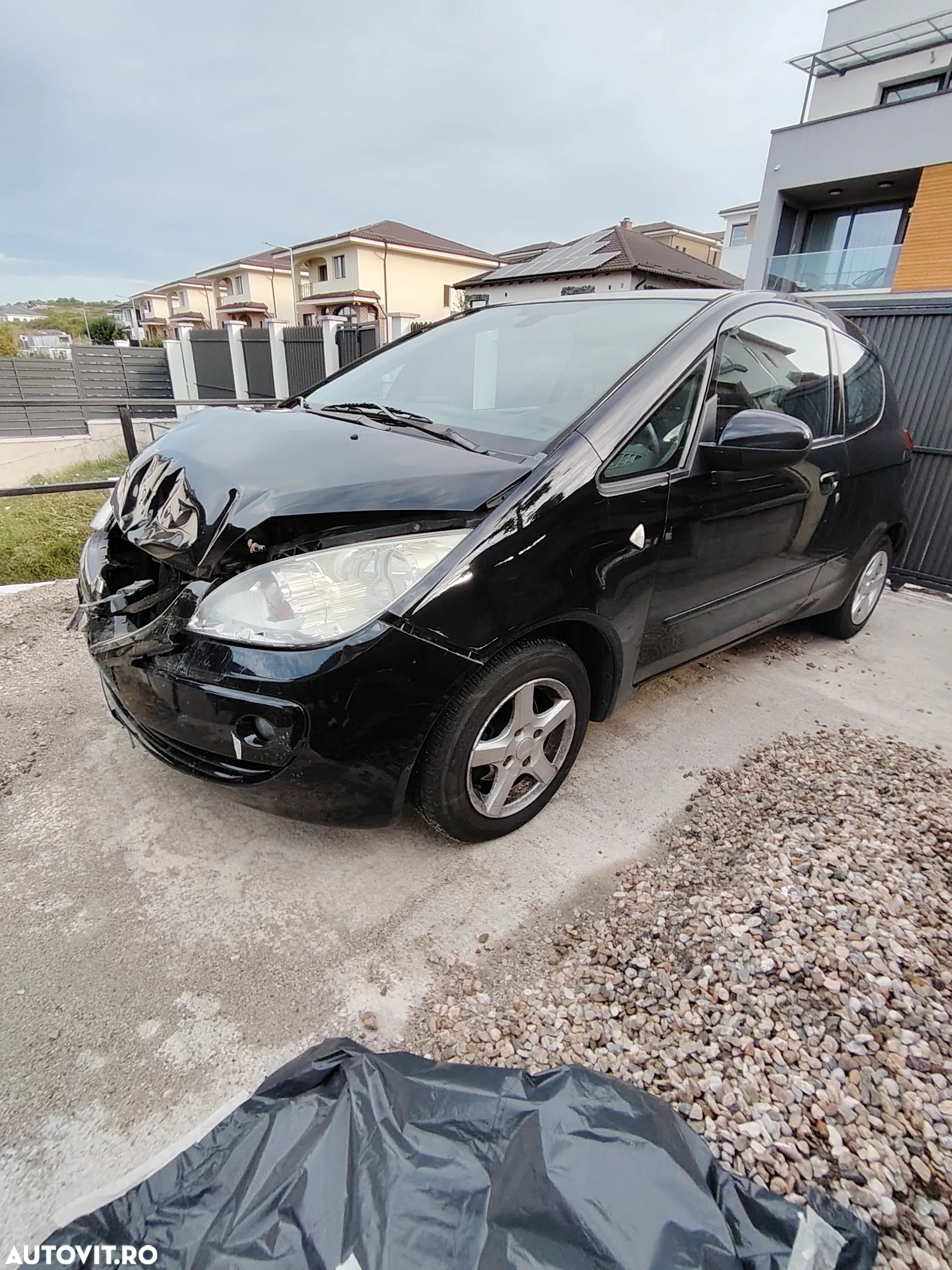 Mitsubishi Colt - 9