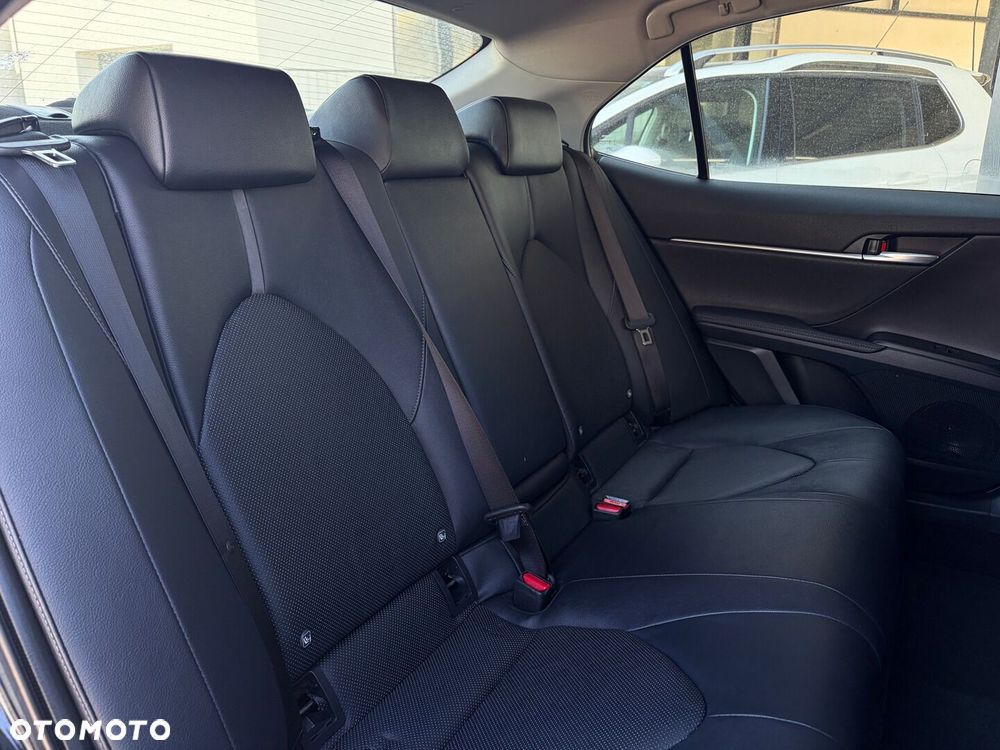 Toyota Camry 2.5 Hybrid Comfort CVT - 35