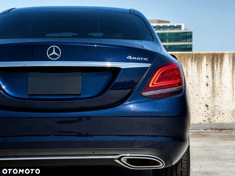 Mercedes-Benz Klasa C 300 9G-TRONIC Exclusive - 10