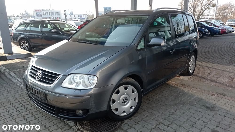 Volkswagen Touran 1.6 FSI Trendline - 24
