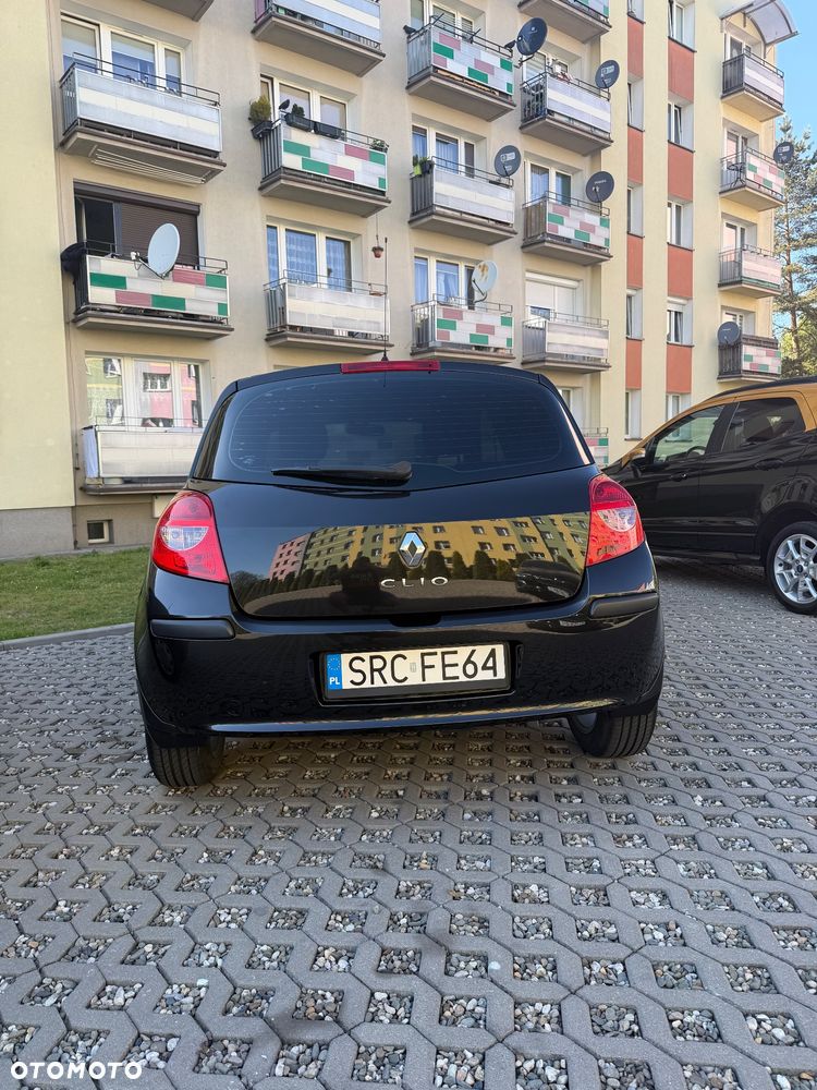 Renault Clio 1.2 16V 75 Dynamique - 21