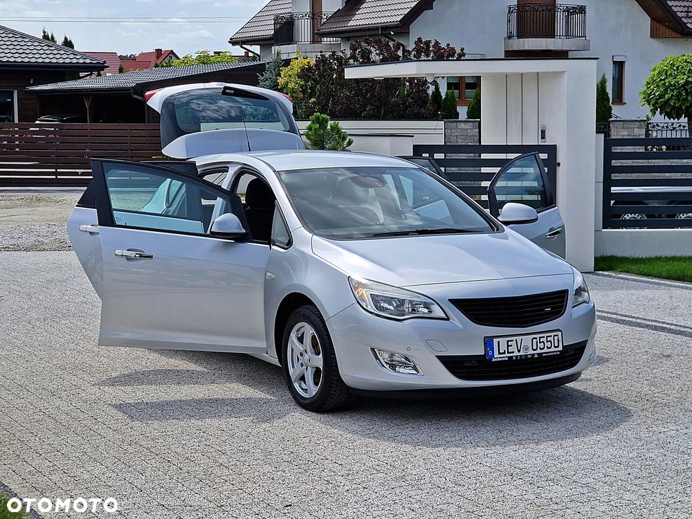 Opel Astra 1.4 Turbo 150 Jahre - 16