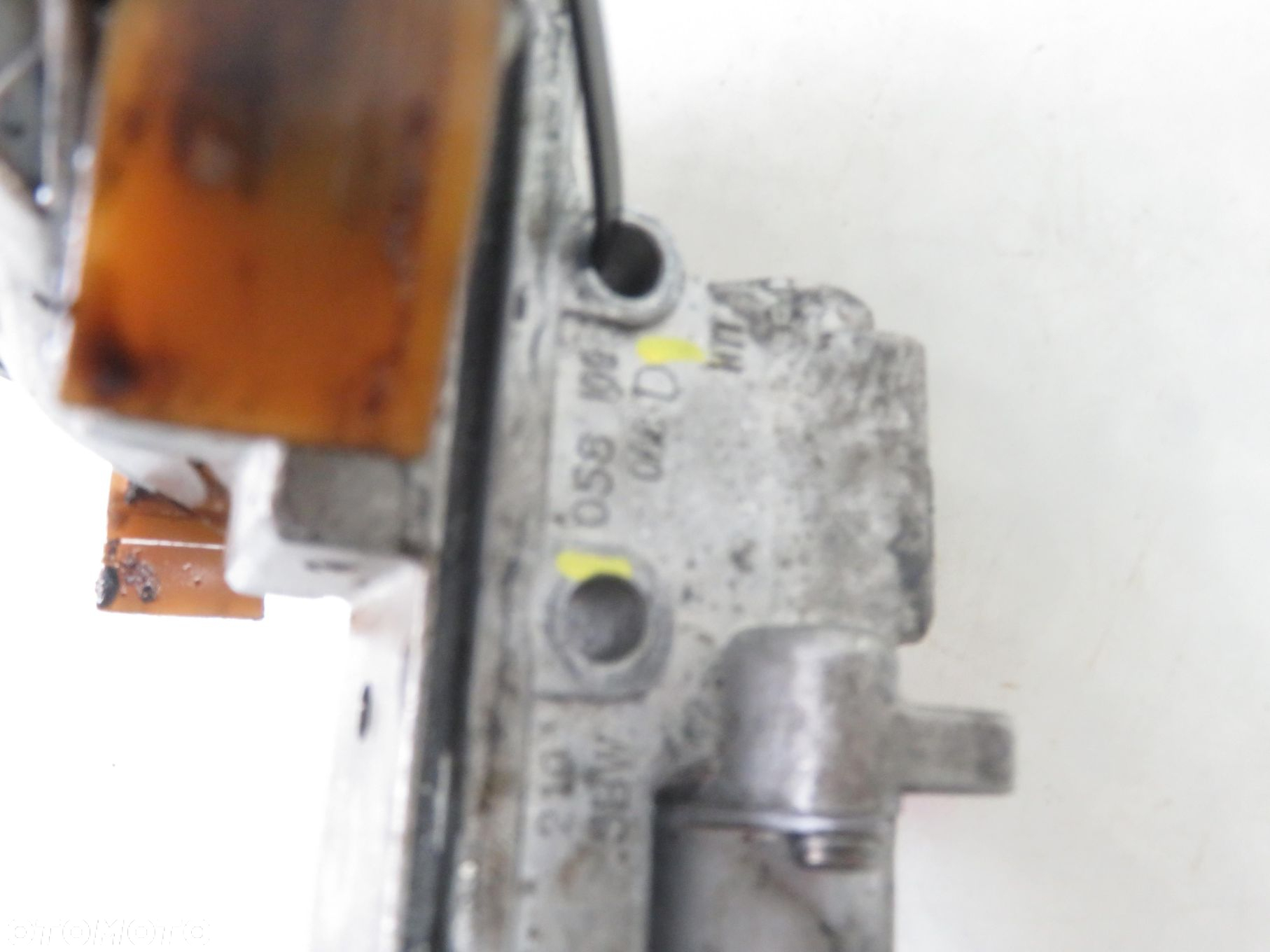 NAPINACZ ŁAŃCUCHA AUDI A3 (8L1) 1.8 - AGN 058109088D - 8