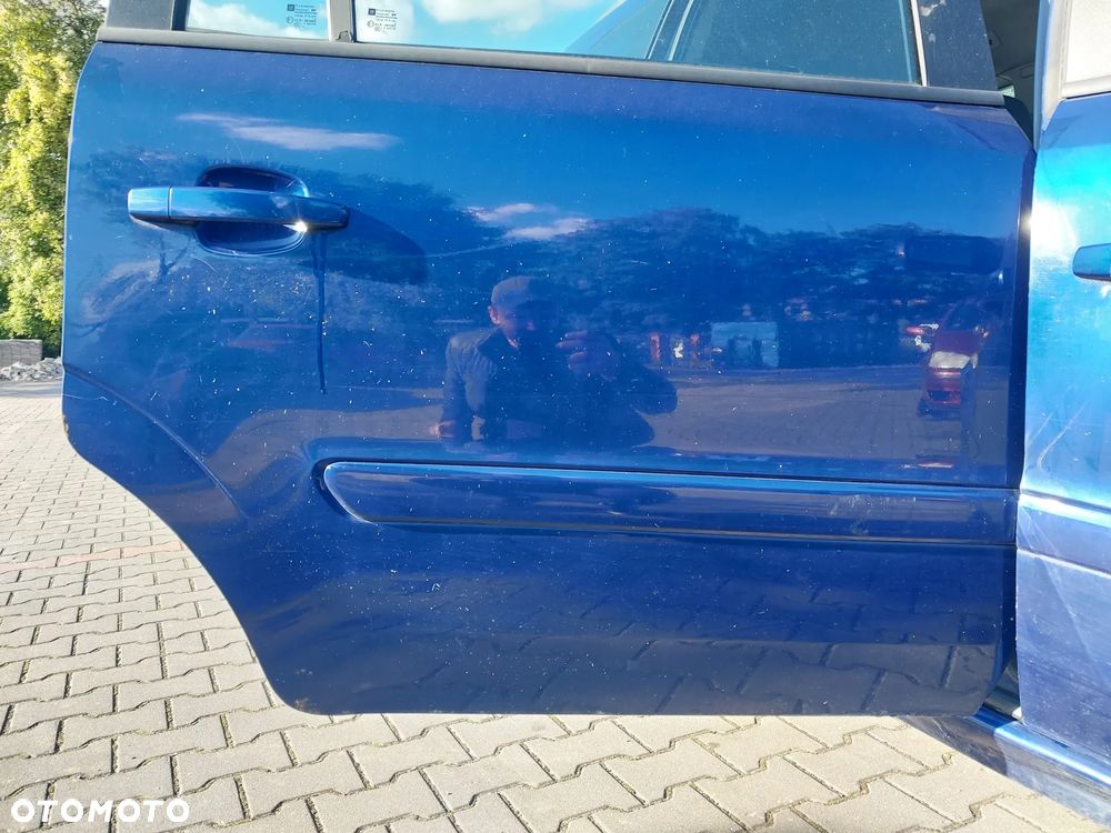 Opel Zafira B silnik kompletny 1.9 CDTI JTD 120KM wtryski pompa paliwa klimatyzacji wspomagania regulator alternator maglownica sprzęgło lewarek 6 biegów drzwi klapa błotnik lusterko kolor Z21B lampa reflektor przód przedni xenon przetwornica tył tylna hak holowniczy zestaw startowy sterownik stacyjka zamek zacisk hamulcowy deska rozdzielcza panel wyświetlacz boczek fotele mechanizm osłona manetki tempomat wykładzina podsufitka kierownica plastiki szyba NA CZĘŚCI WSZYSTKIE CZĘŚCI - 4