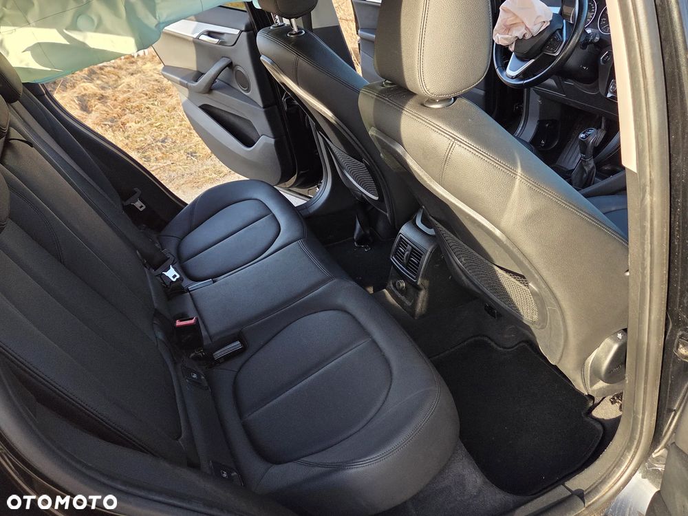 BMW X1 sDrive16d Sport Line - 19