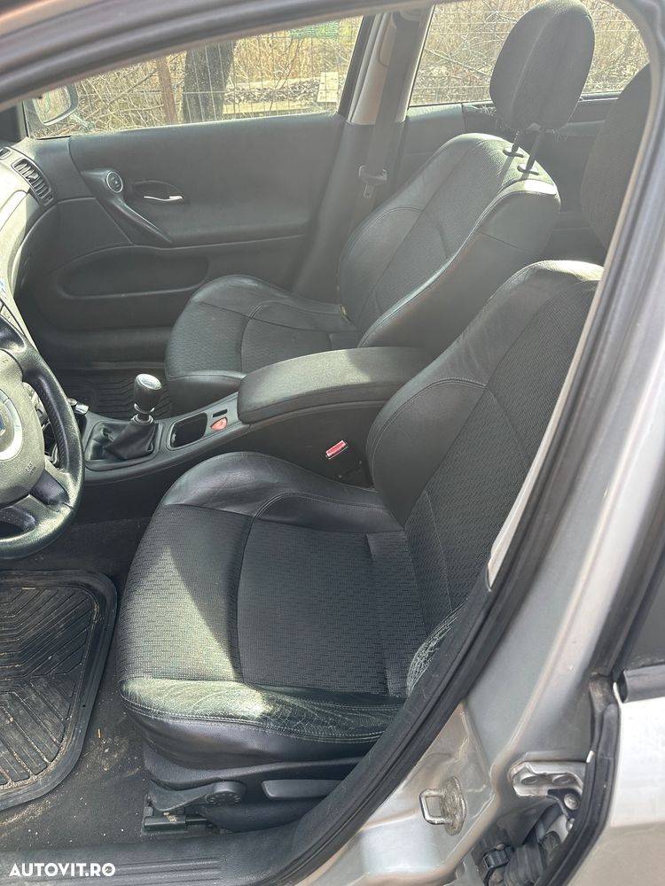 Renault Laguna 1.9dCi Confort Dynamique - 9