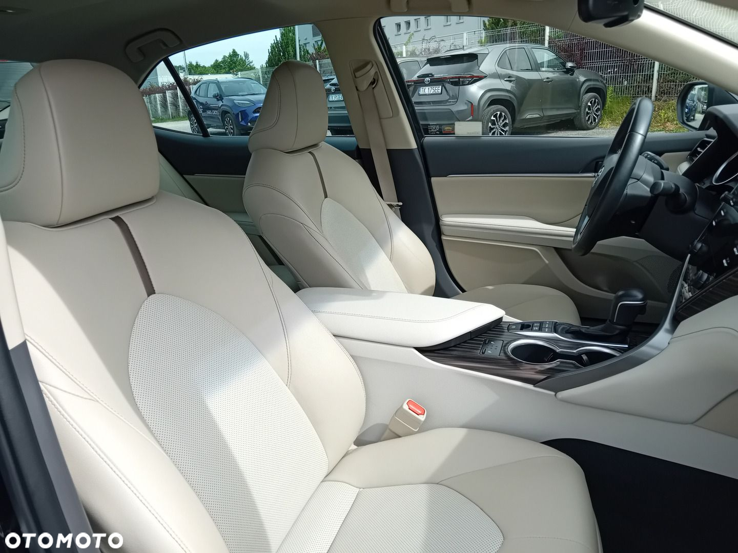 Toyota Camry - 32