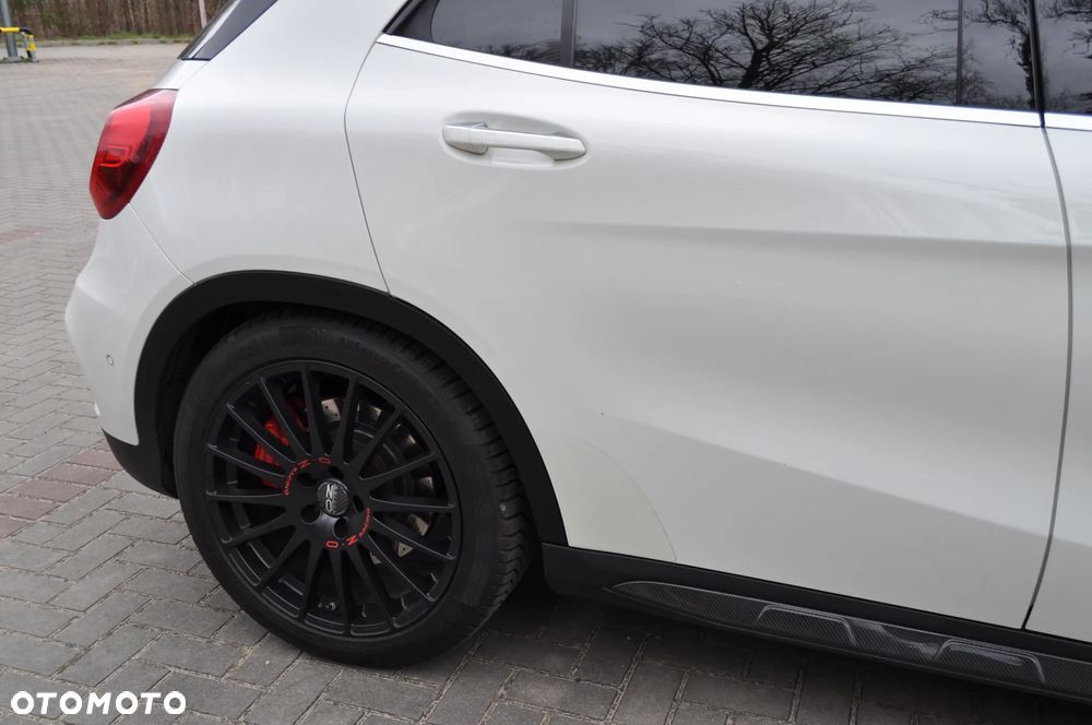 Mercedes-Benz GLA 45 AMG 4-Matic - 14
